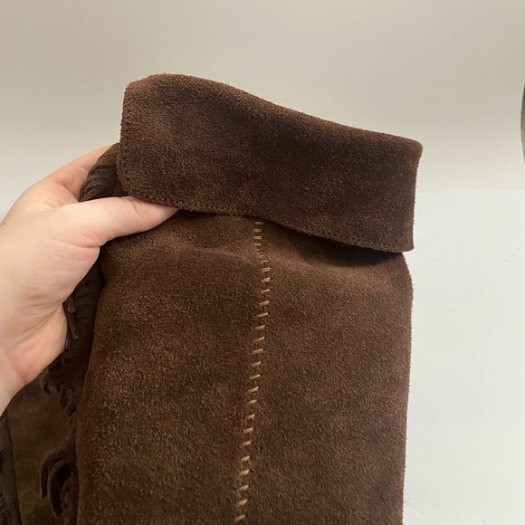 NWOT Minnetonka Suede Tall Brown Fringe Moccasin Boots - Picture 8 of 11